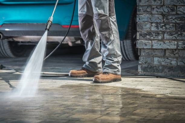 Best Pool Deck Cleaning  in Niagara Falls, NY